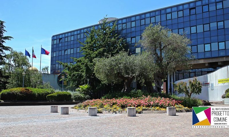 San Benedetto, lavori al semaforo di via Santa Lucia. Interventi sui pini e nel weekend arriva &ldquo;Gusti e Sapori d&rsquo;Autunno&rdquo;