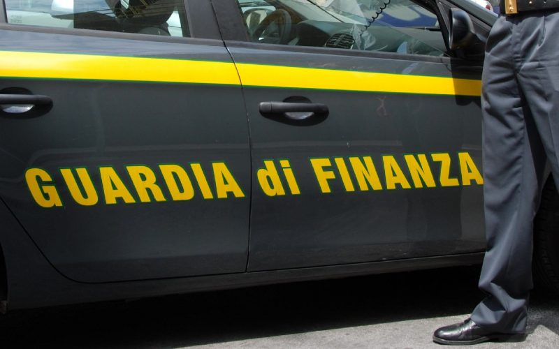A San Benedetto la Guardia di Finanza sequestra 28 dosi di hashish ad un pakistano. Nell’operazione è stato fondamentale il contributo del cane Nasly