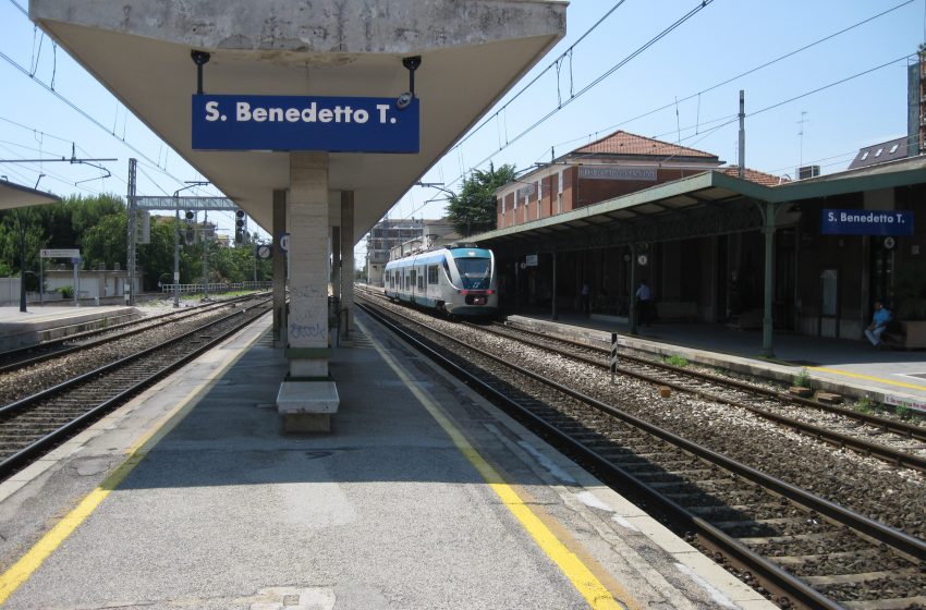 stazione treno ferrovia san benedetto tronto trenitalia