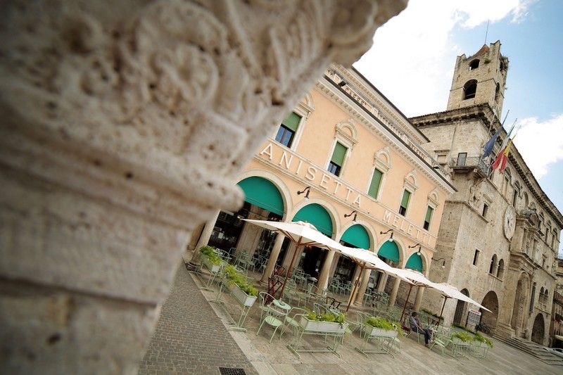 anisetta meletti piazza del popolo