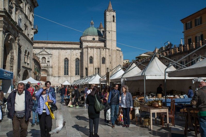 mercatino antiquario antiquariato piazza popolo