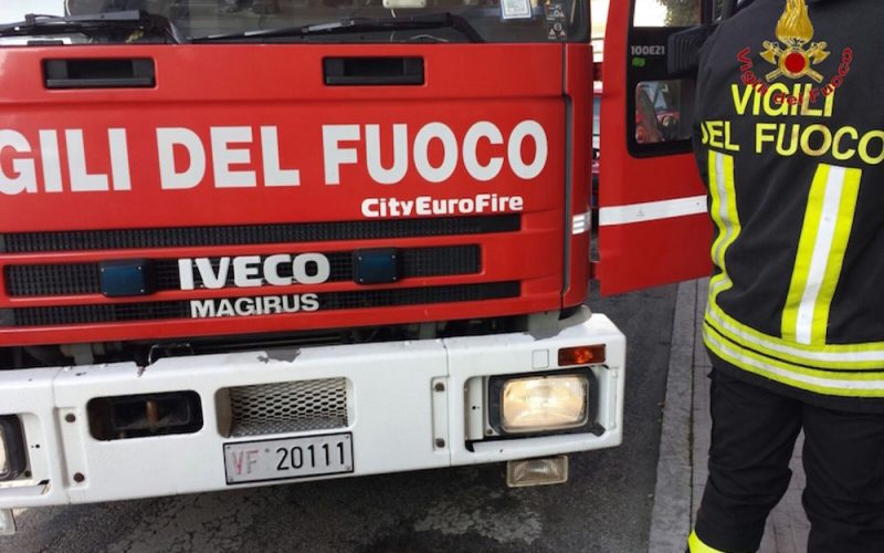Scoppia una bombola del gas, un uomo resta ferito