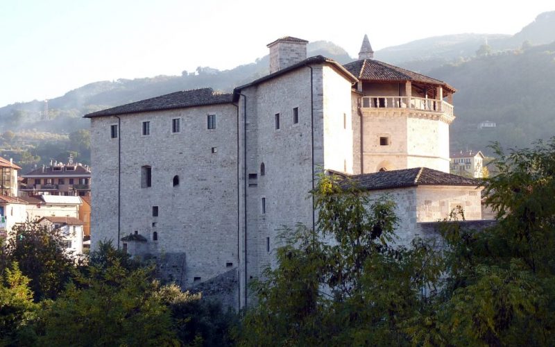 Dal 3 ottobre al 7 novembre  il Forte Malatesta ospita una grande mostra antologica dedicata a Dino Ferrari