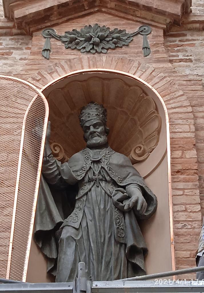 Restaurata la statua di Sisto V nel centro storico di Grottammare