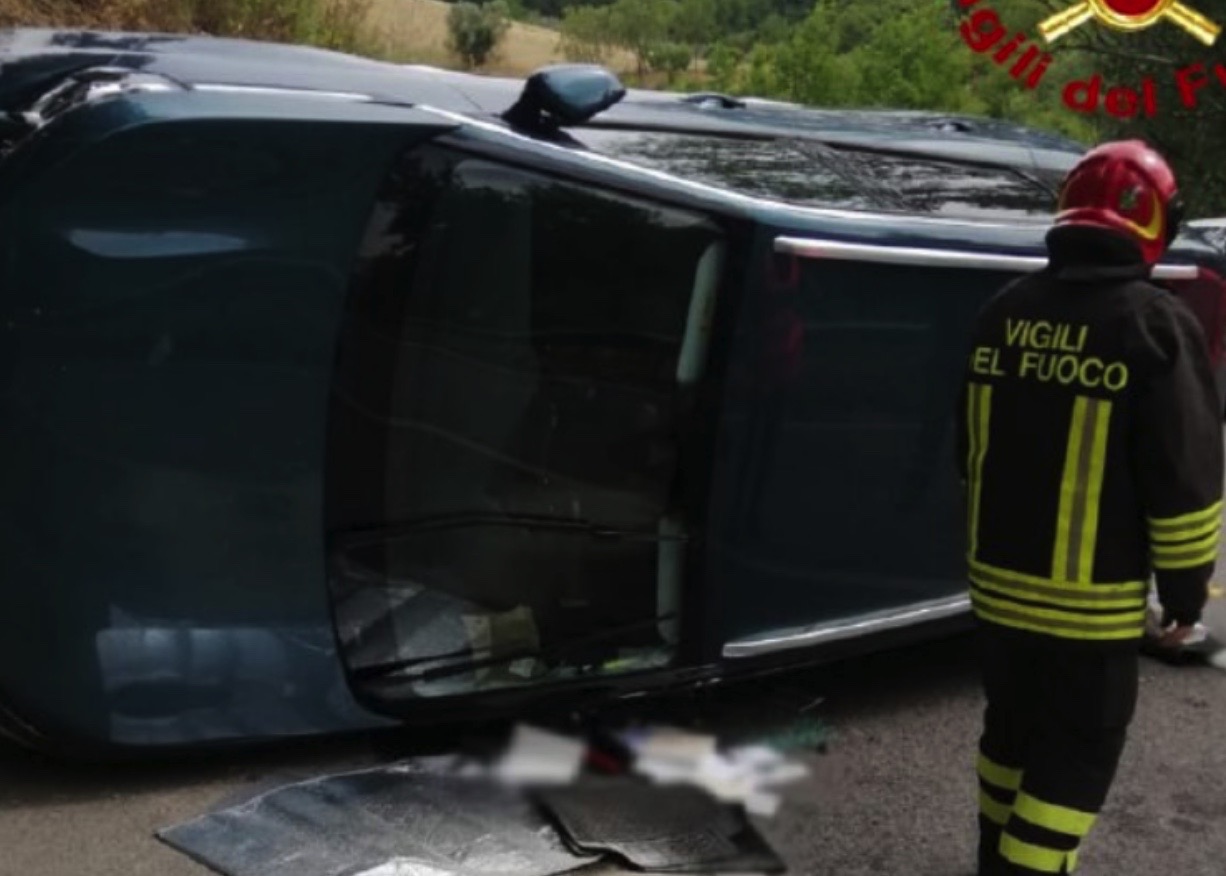 Incidente A Case Di Coccia Un Mezzo Si Ribalta Piceno News 24