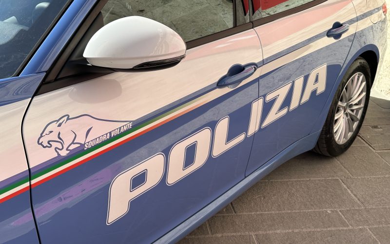 Deteneva in casa ingenti quantitativi di hashish, cocaina e Mdma da spacciare ai giovani durante il Carnevale. La squadra mobile della Questura di Ascoli arresta un uomo di 42 anni