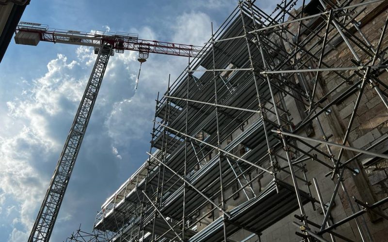Comunanza, controlli dei Carabinieri nei cantieri edili: dieci denunciati e sanzioni per oltre centomila euro