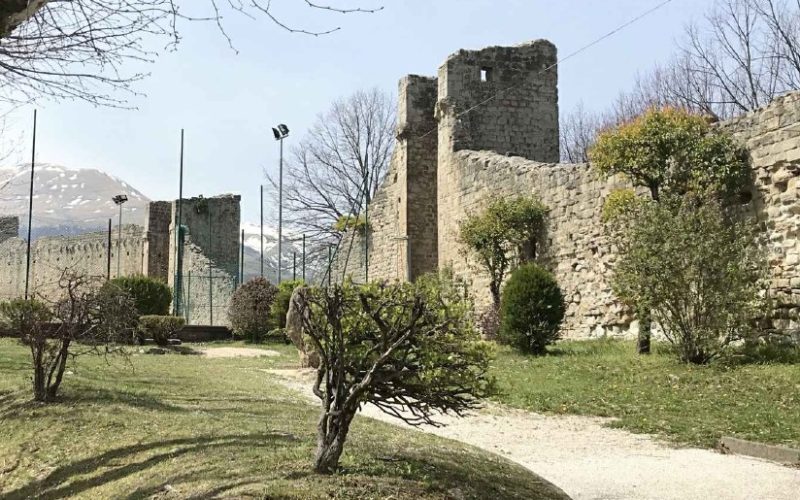 Montemonaco, progetti per ex caserma e scuola “Don Albertini”