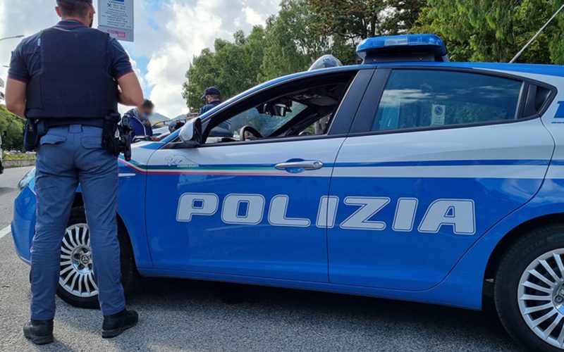 Un cittadino Italiano di 45 anni sorpreso in casa con più di 90 grammi di cocaina e 320 grammi di marijuana
