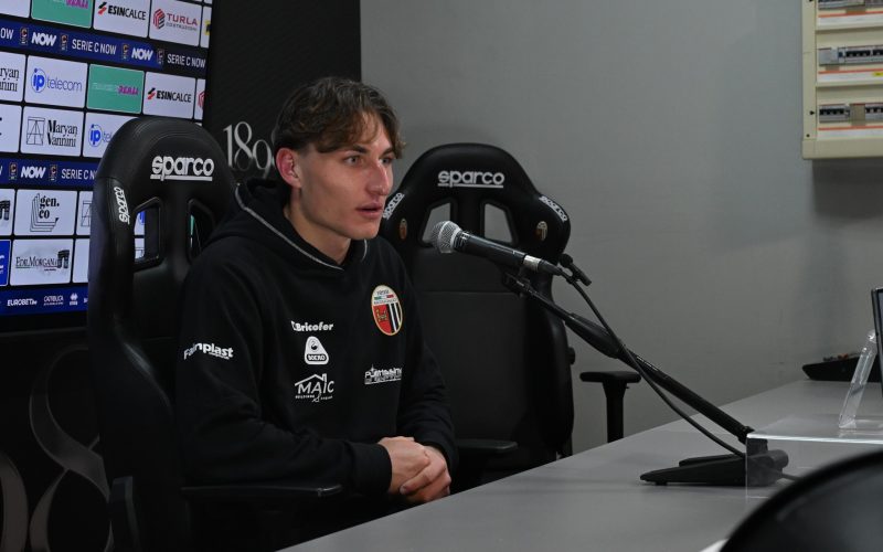 Ascoli, Cozzoli ceduto a titolo definitivo al Savoia