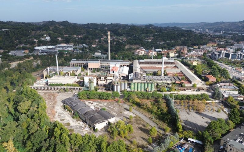 Ex Sgl Carbon, dopo il via il cantiere dell’ex Mensa, Legambiente e Terzo Settore: “Un primo passo concreto verso la rigenerazione partecipata dell’area”