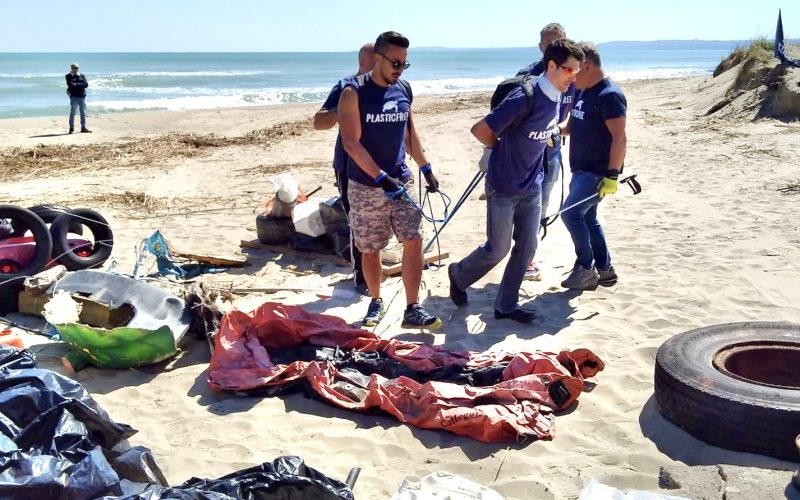 Marche: Plastic Free in azione nel weekend in 5 località dando concretezza agli insegnamenti di Papa Francesco