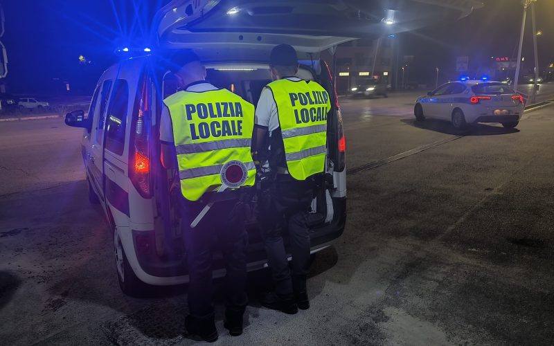 Fermato per un controllo di Polizia, esibisce patente falsa: nei guai un quarantenne straniero