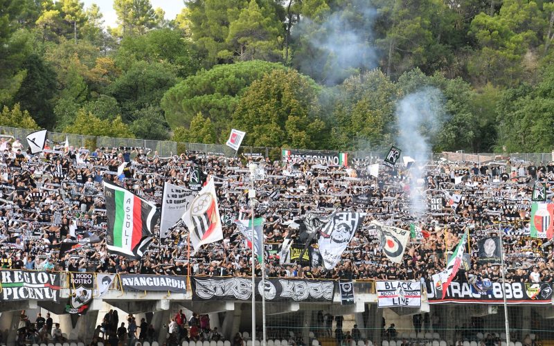 Brescia-Ascoli, un maxi schermo al Del Duca