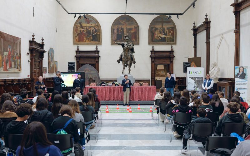 Sicurezza stradale e corretti comportamenti alla guida, con la Polizia Locale una mattinata dedicata agli studenti