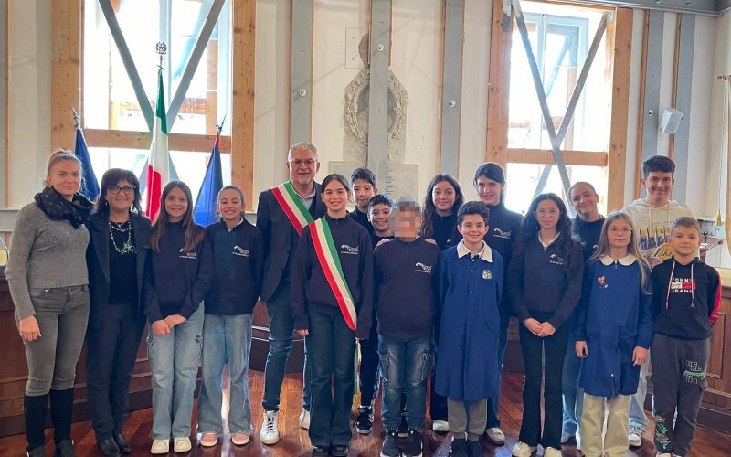 Offida – Insediato il nuovo Consiglio Comunale dei ragazzi. Olivia Ferri eletta sindaco