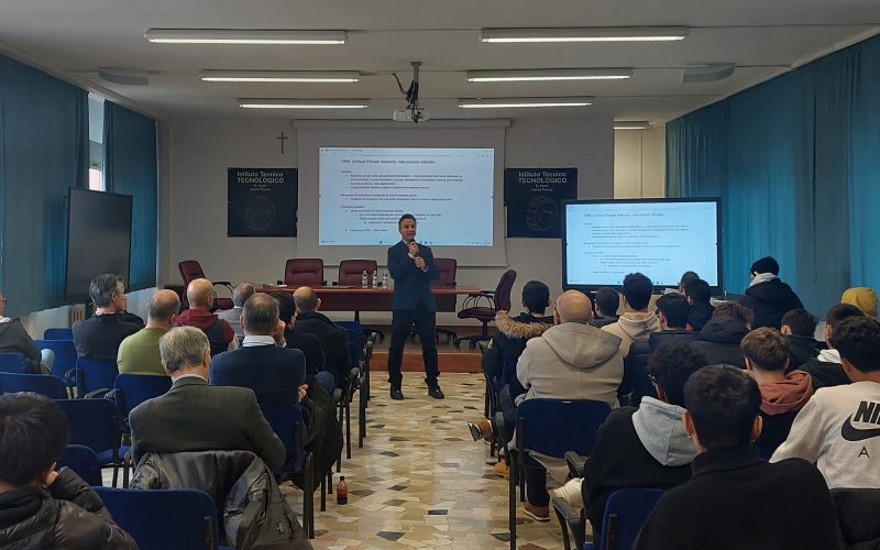 Ingegneri e studenti del Fermi a lezione di Cybersecurity