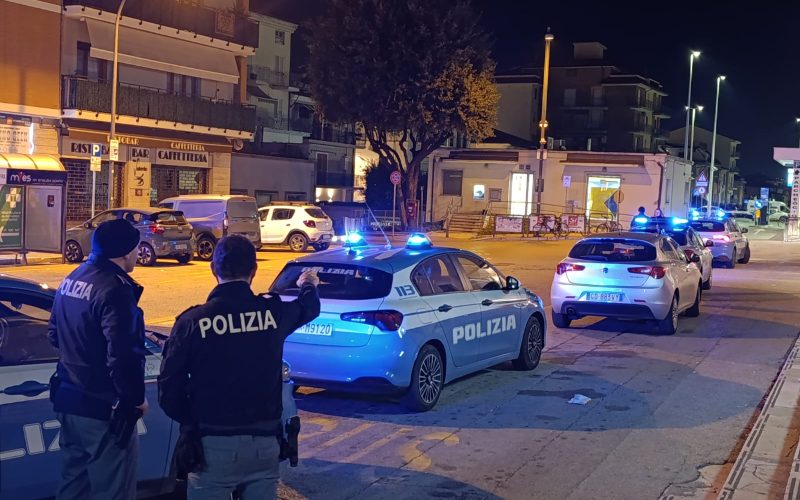 La Questura intensifica i controlli sul territorio per garantire la sicurezza. A San Benedetto presidiate tutte le zone del centro cittadino: due soggetti denunciati