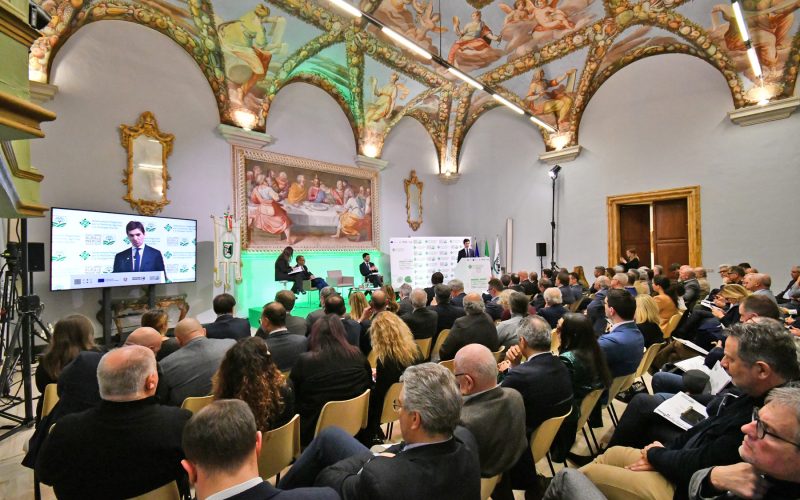 Si è riunito a Loreto l’Osservatorio Regionale per le Politiche Agricole e lo Sviluppo Rurale con le conclusioni del Ministro dell’Agricoltura Francesco Lollobrigida.