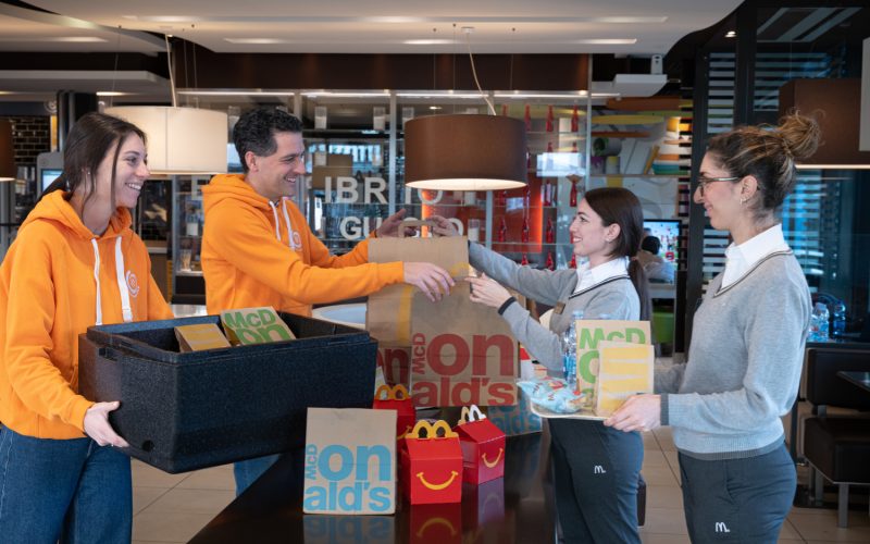 Ad Ascoli  McDonald’s e Casa Ronald McDonald Italia ETS insieme a Banco Alimentare delle Marche  donano 100 pasti caldi a settimana a chi è in difficoltà