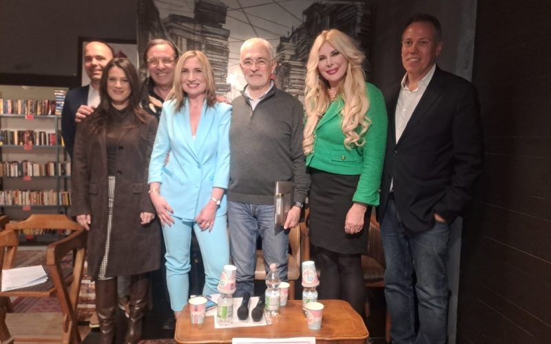 Successo per la presentazione del secondo libro della giornalista ascolana Roberta Piergallini “Il corteggiatore perfetto 2”