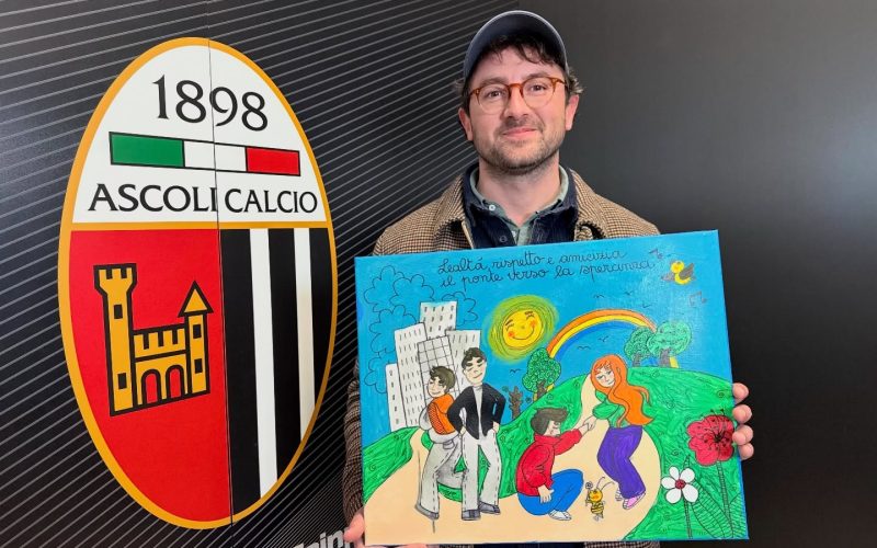 Ascoli Calcio, i ragazzi dell’Azione Cattolica donano un’opera realizzata da Giordana Galli