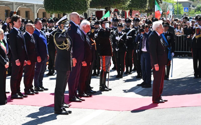 Standing ovation per Sergio Mattarella a San Severino