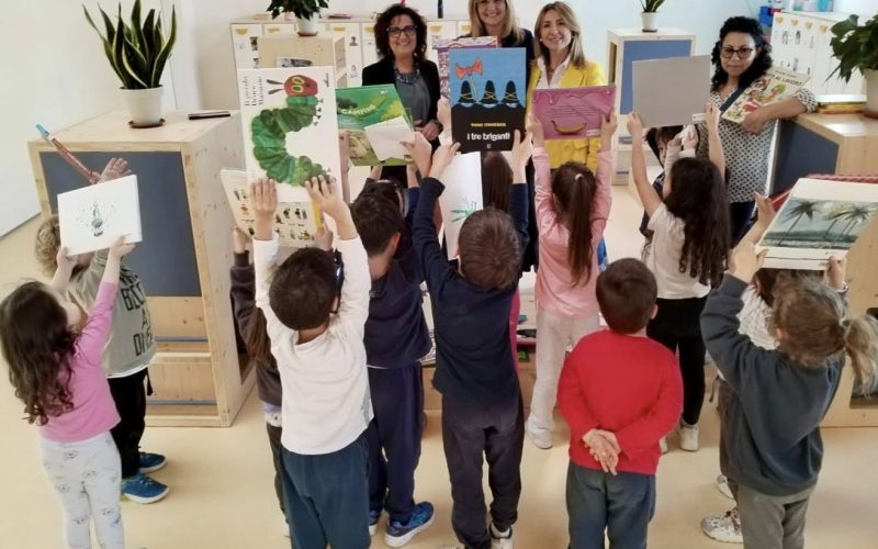 Offida dona libri ai bambini. Libri illustrati allo studio pediatrico e al Polo 0-6