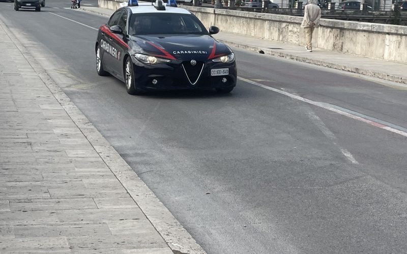 Tenta il suicidio: salvato dai Carabinieri