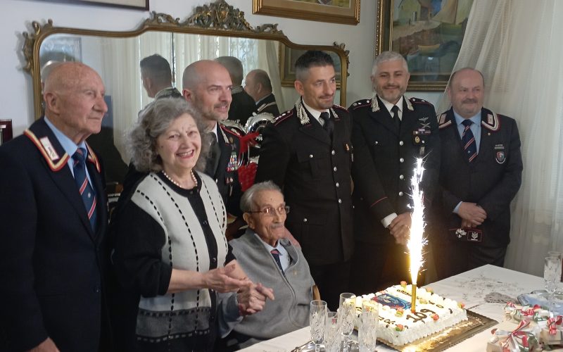 L’Arma dei Carabinieri in festa per il suo militare piu’ longevo: il brigadiere Patani spegne 109 candeline