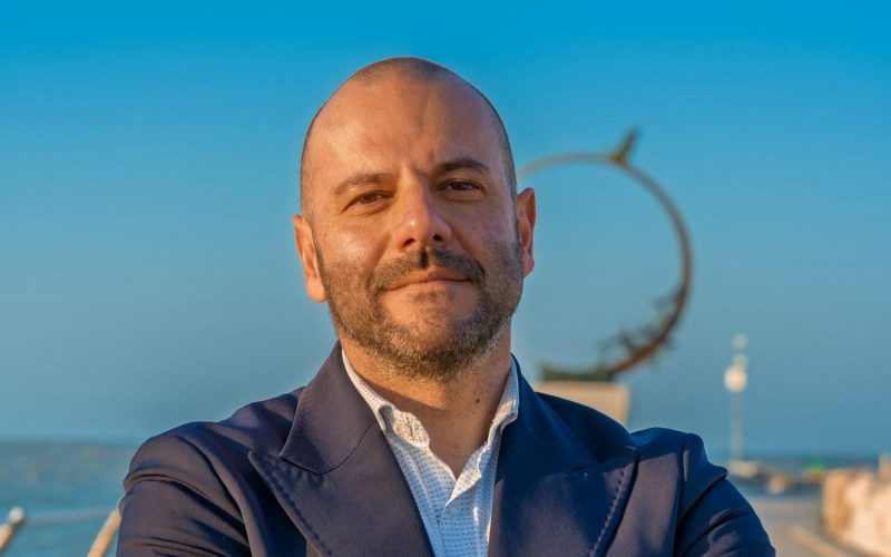 San Benedetto al voto, dall’impresa alla politica con la visione di Simone De Vecchis: “Commercio di prossimità e stop ai cantieri infiniti”