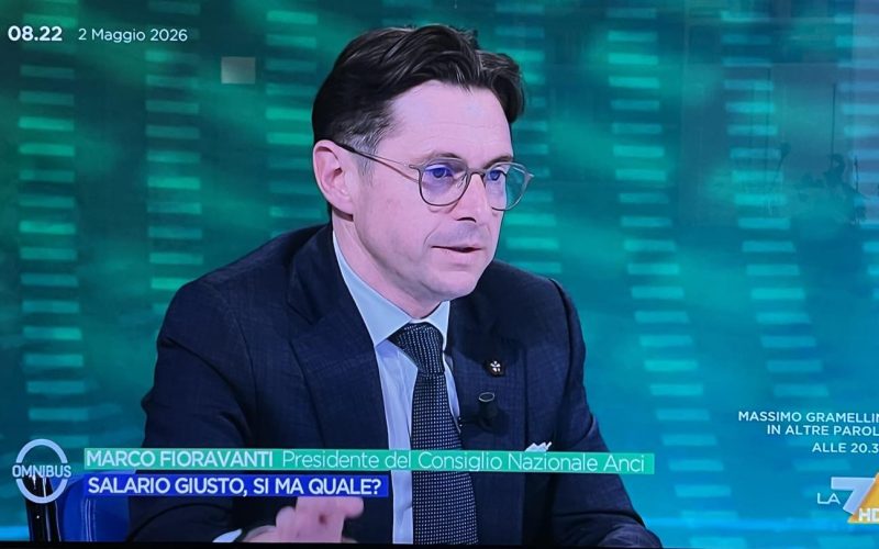 L’impatto della crisi sulle piccole realtà locali, il sindaco Marco Fioravanti interviene su La7 ad Omnibus: “La visione del decreto Primo maggio. Produrre valore economico con nuovi asset. Combattere lo spopolamento con incentivi per i giovani”