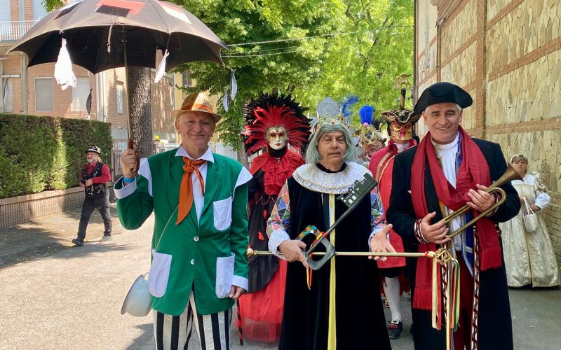 Raduno maschere italiane a Parma sabato 23 maggio: sara’ presente anche una delegazione del carnevale di Ascoli