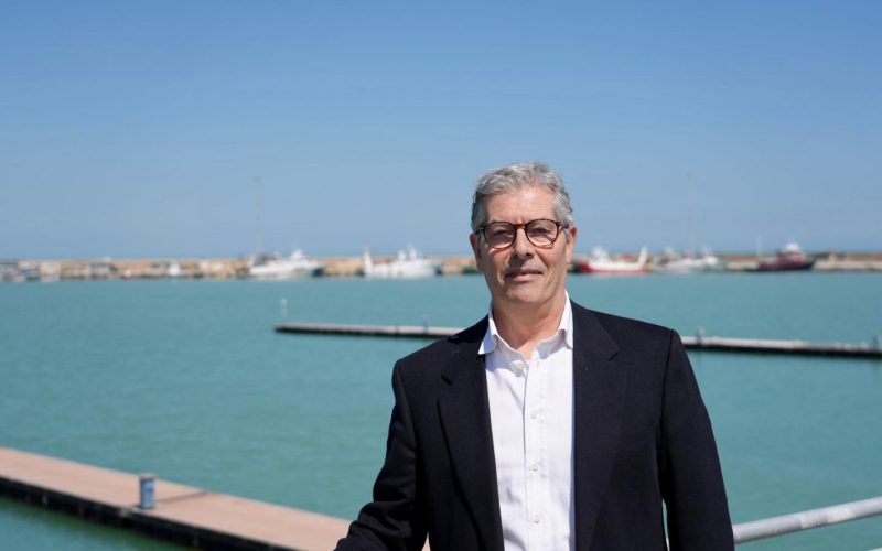 San Benedetto al voto, dalle due del mattino al mercato ittico fino ai banchi del Consiglio. La sfida di Lorenzo Marinangeli: “Ho scelto la coerenza. Niente imposizioni, solo amore per la mia città”