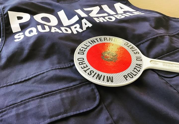 Arrestato un uomo ritenuto responsabile di possesso illecito di 3 armi e 128 cartucce
