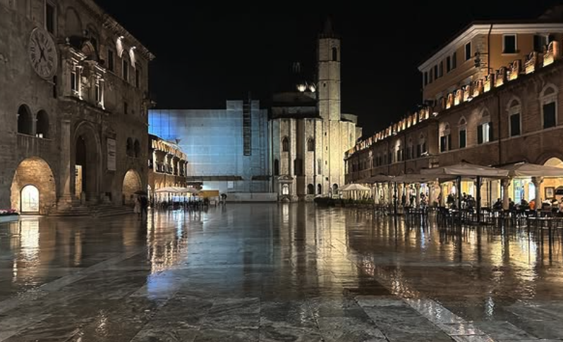 “Ascoli, il commercio e il patrimonio” è il programma triennale che l’Arengo ha messo in campo per favorire l’apertura di nuove attività commerciali