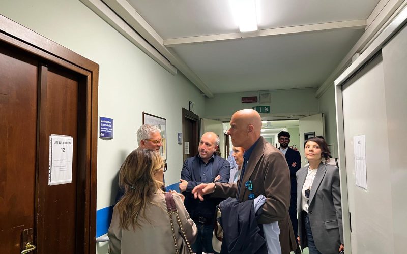 L’assessore alla sanita’ Calcinaro visita la casa di comunita’ di Offida