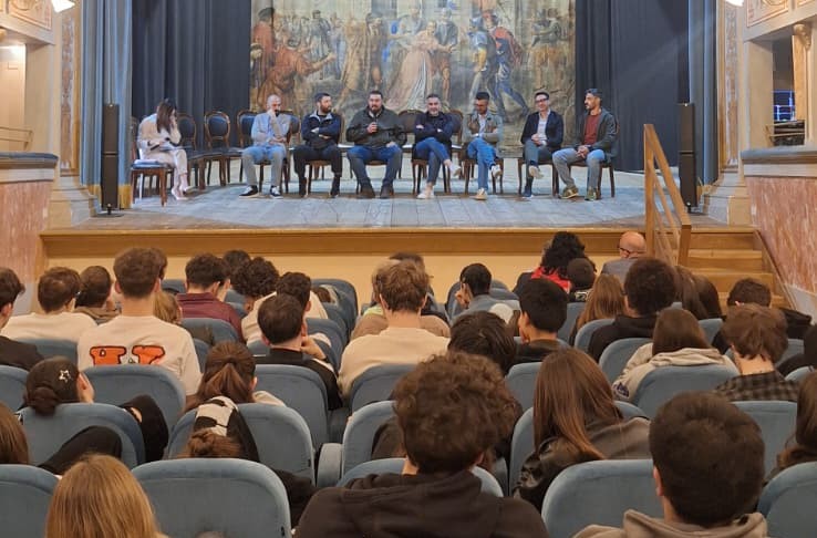 ‘Radici e Futuro’:  a Ripatransone il dialogo tra giovani, imprese su futuro ed intelligenza artificiale. Una riflessione sulle prospettive di lavoro, sul valore delle radici e sul ruolo dell’essere umano