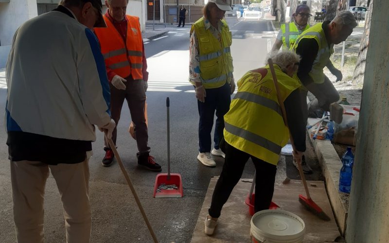 Spedizione degli Angeli del Bello a Grottammare per ripulire il sottopasso ferroviario