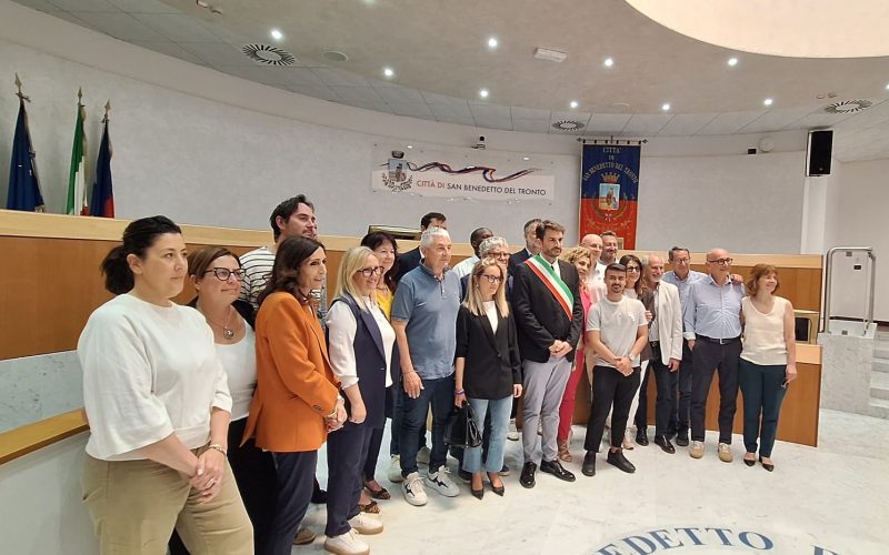 San Benedetto, Nicola Mozzoni si insedia ufficialmente: cerimonia in sala consiliare dopo la vittoria elettorale. Inizia una nuova pagina per il rilancio della città