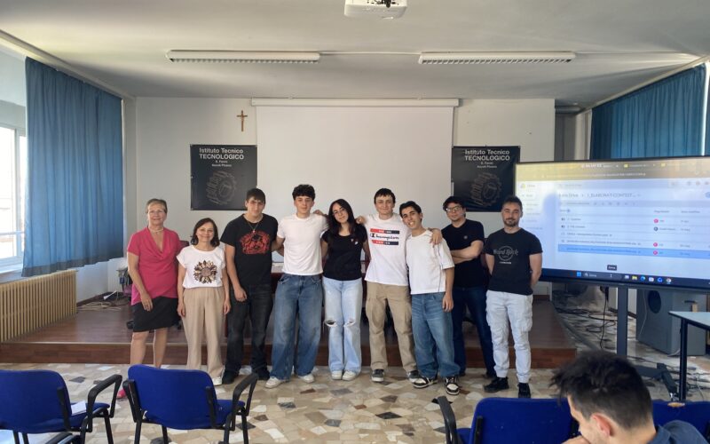 Tecnologia, territorio e cittadinanza attiva: all&rsquo;IIS &ldquo;Fermi Sacconi CPIA&rdquo; successo per il contest di Service Learning &ldquo;Nanosystems Connect: Territorio, Talenti e Tecnologia&rdquo;