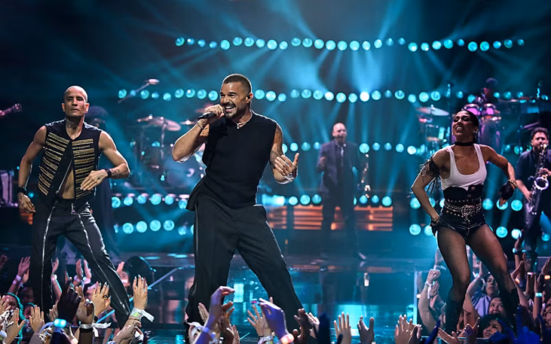 San Benedetto, tutto pronto al Sanpark Adriatic per l’atteso grande concerto di Ricky Martin con 25mila spettatori: tutte le indicazioni da seguire. Stabiliti i brani che verranno eseguiti