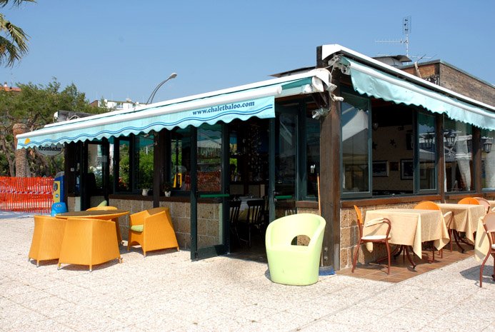 Grottammare, dimentica di pagare il vino: cliente torna il giorno dopo allo chalet per saldare il conto. Una lezione di educazione, onestà e senso civico