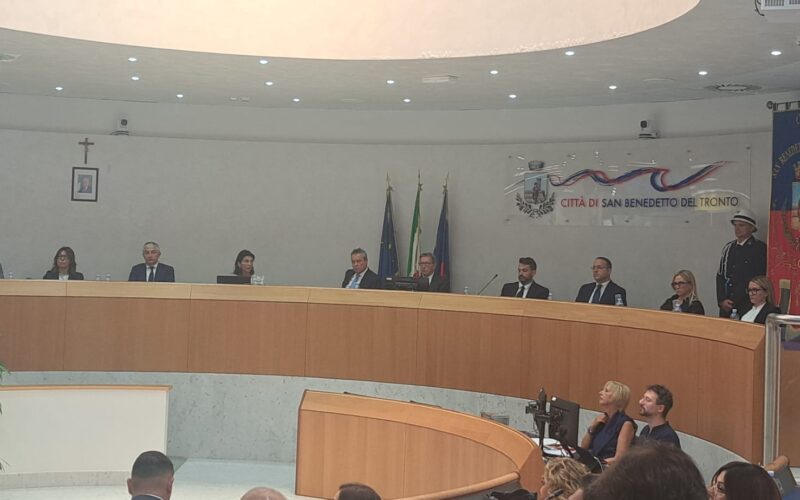 San Benedetto, primo giorno di scuola per il rinnovato Consiglio Comunale: Leone subentra al dimissionario Fede. Mozzoni svela la squadra di governo della citt&agrave;