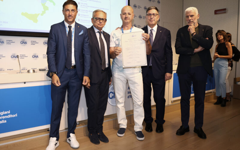 Amedeo Castelli dell’Antico Molino Santa Chiara premiato a Roma per gli 80 anni di CNA