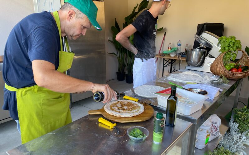 ‘Dalla Farina a lu Furne’, a Venagrande i segreti della pizza fatta in casa e le eccellenze del Piceno. Pantaloni: “Riscoprire radici e tradizioni della cucina locale”