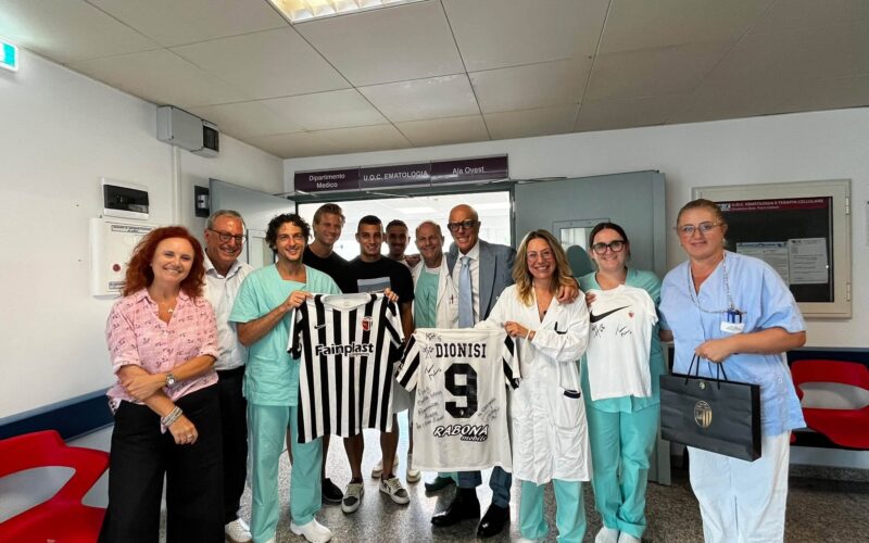 I bianconeri Gori e Milanese in visita al reparto di Ematologia dell&rsquo;Ospedale Mazzoni di Ascoli