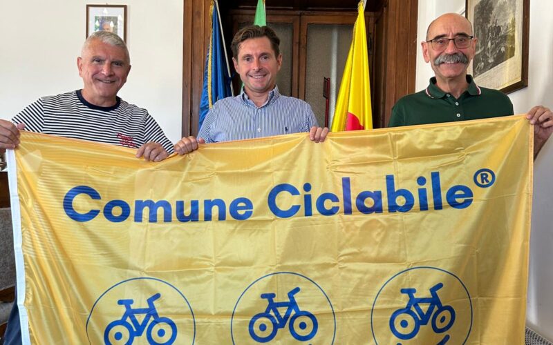 Ascoli si conferma &ldquo;ComuneCiclabile&rdquo;, ottenuto un punteggio di 3 bikesmile.  Il sindaco Fioravanti e l&rsquo;assessore all&rsquo;Ambiente Lattanzi: &ldquo;Continuiamo a investire sulla mobilit&agrave; green e sostenibile&rdquo;