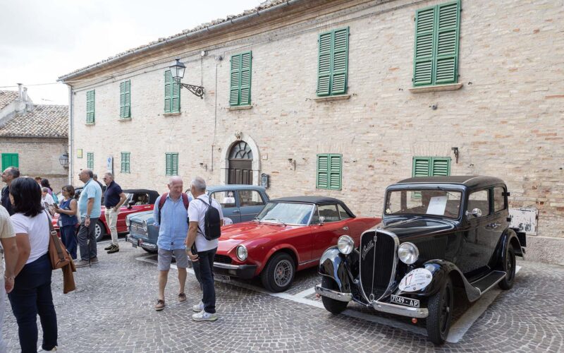 Monteprandone ha ospitato le auto d’epoca di “Ruote nella Storia”, evento organizzato dall’Automobile Club Ascoli Piceno-Fermo