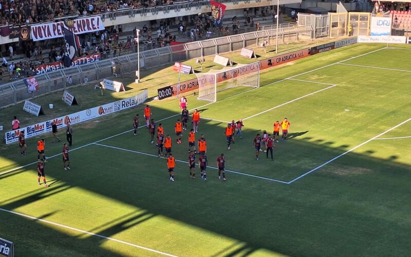 Samb, un primo tempo non basta: Sgarbi illude, poi nella ripresa lo Spezia ribalta i rossoblù con Bright e l’autogol di Gigli
